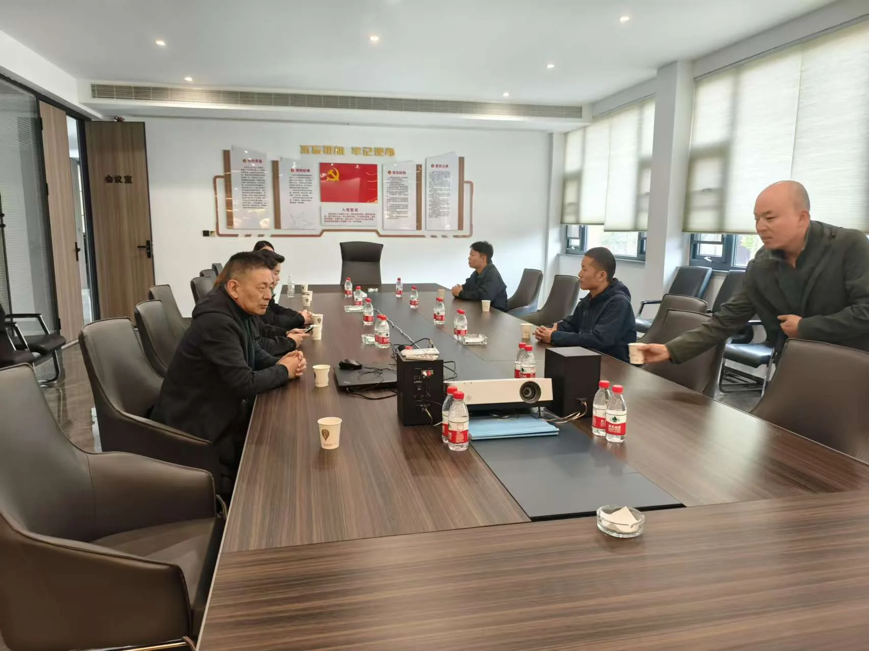 Discover Our Sodium Hydrosulfide Production: Indonesian Customer Tours United Chemical Solid Production Mineral Processing Flotation High Quality No. 2picture Discover Our Sodium Hydrosulfide Production: Indonesian Customer Tours United Chemical Solid Production Mineral Processing Flotation High Quality No. 2picture