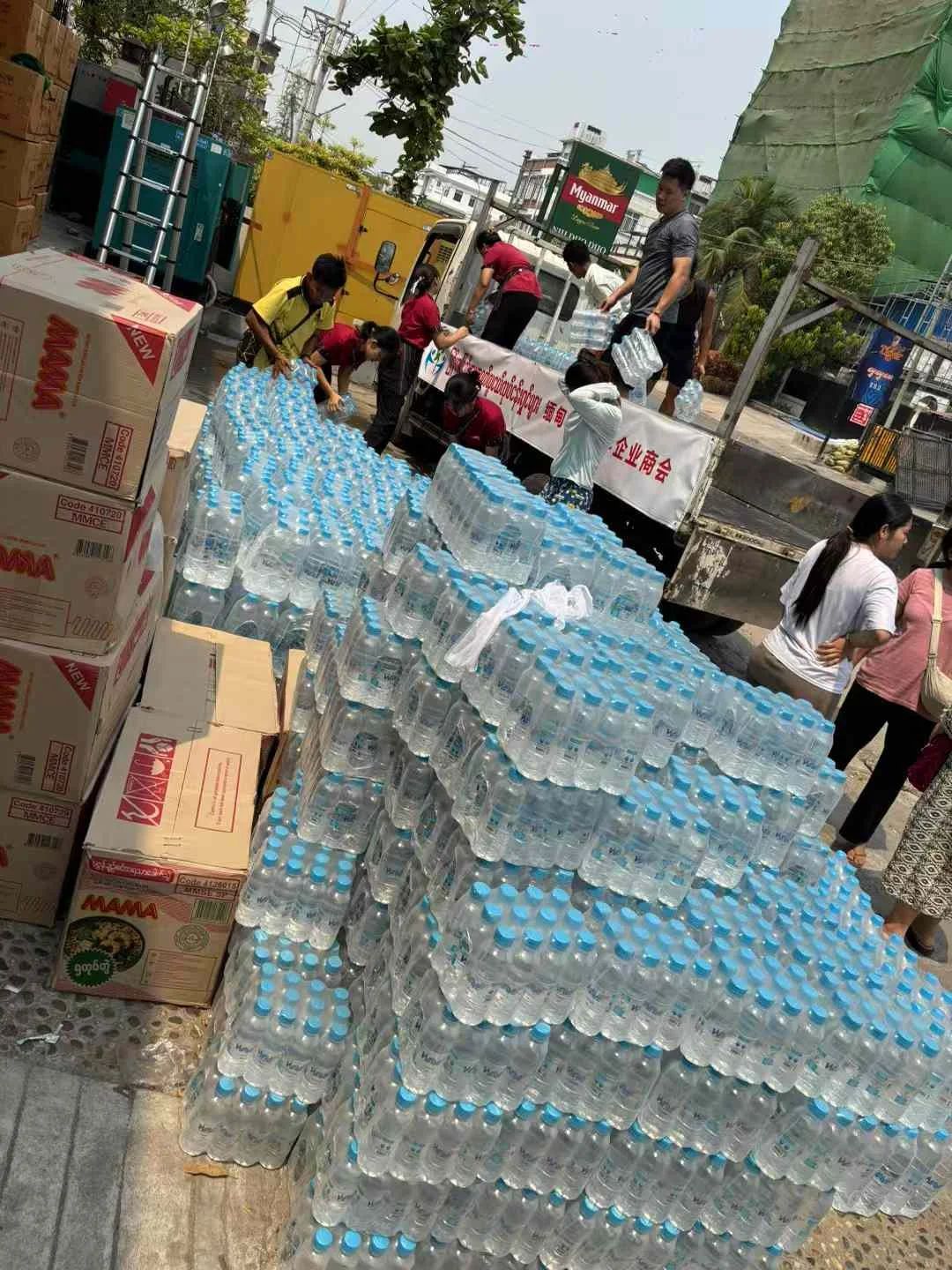 Transnational Aid! Shaanxi United Chemical Industry Assists in Earthquake Relief Mandalay Myanmar earthquake relief daily necessities aid supplies No. 5picture Transnational Aid! Shaanxi United Chemical Industry Assists in Earthquake Relief Mandalay Myanmar earthquake relief daily necessities aid supplies No. 5picture