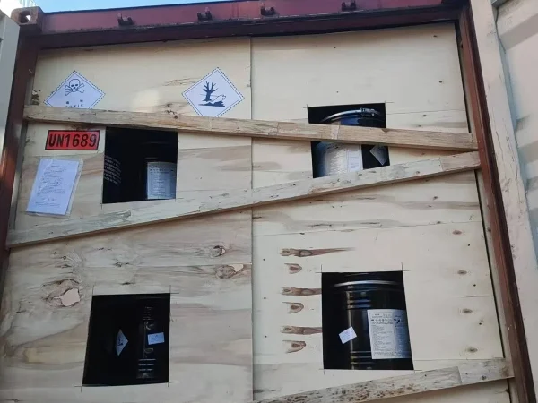 What problems should be paid attention to when transporting sodium cyanide?